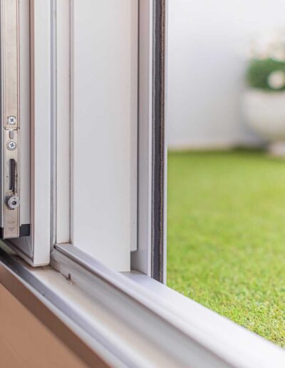 Referencia képek - bejárati ajtó, ablak | Jola