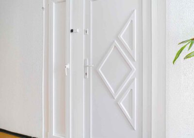 Referencia képek - bejárati ajtó, ablak | Jola